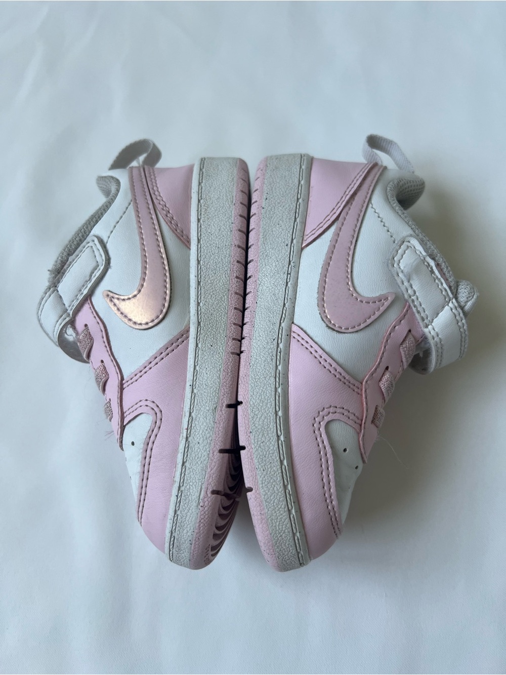 Nike Kids Metallic Pink and White Hook-and-Loop Sneakers